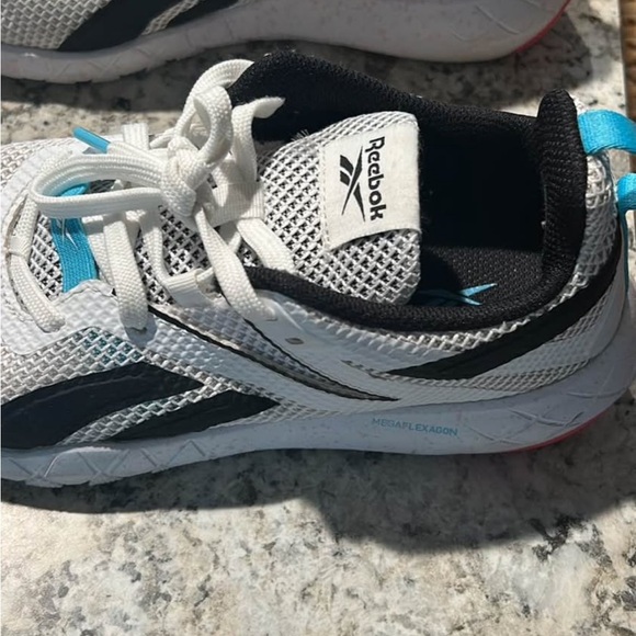 Reebok White and Black Mesh Running Shoes - Picture 4 of 6